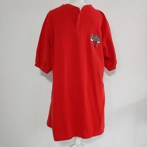 Vintage 90s NBA Chicago Bulls Men's XL Henley Short Sleeve Tee Crew Pullover Red